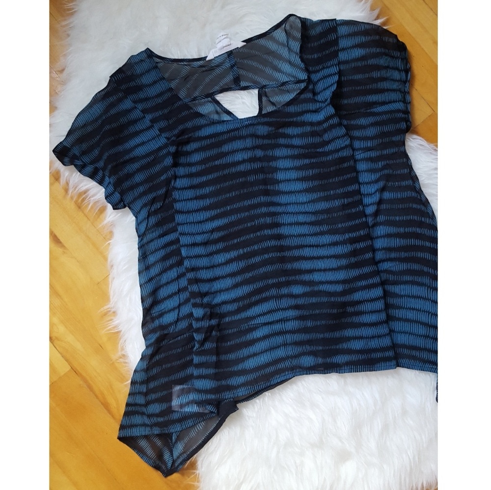 ⭐️BCBGeneration flowy abstract printed top